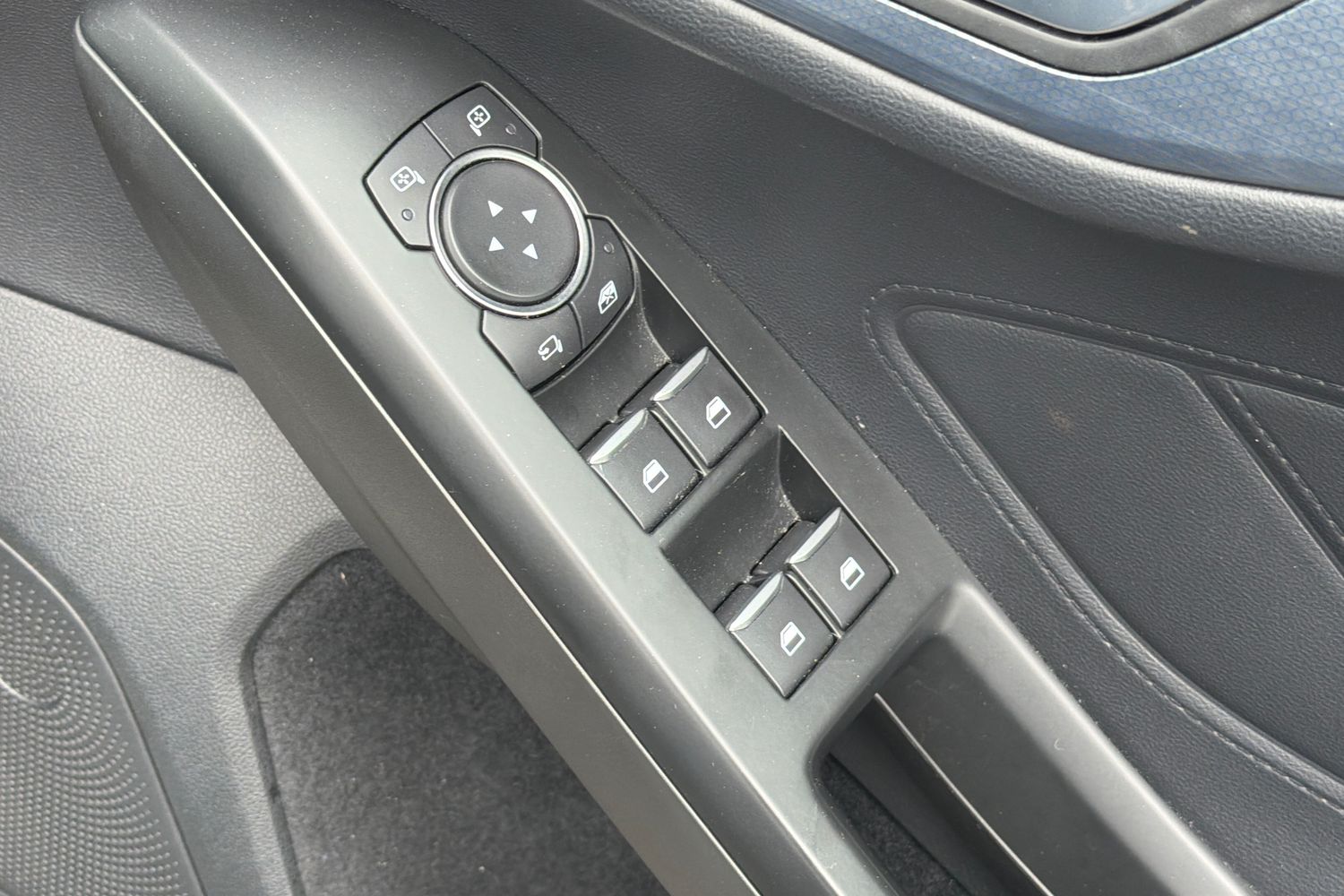 Ford FOCUS Photo 15