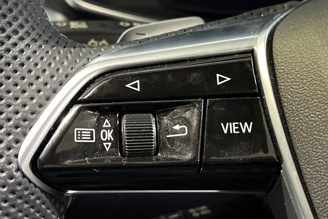 AUDI A6 Avant Photo 16