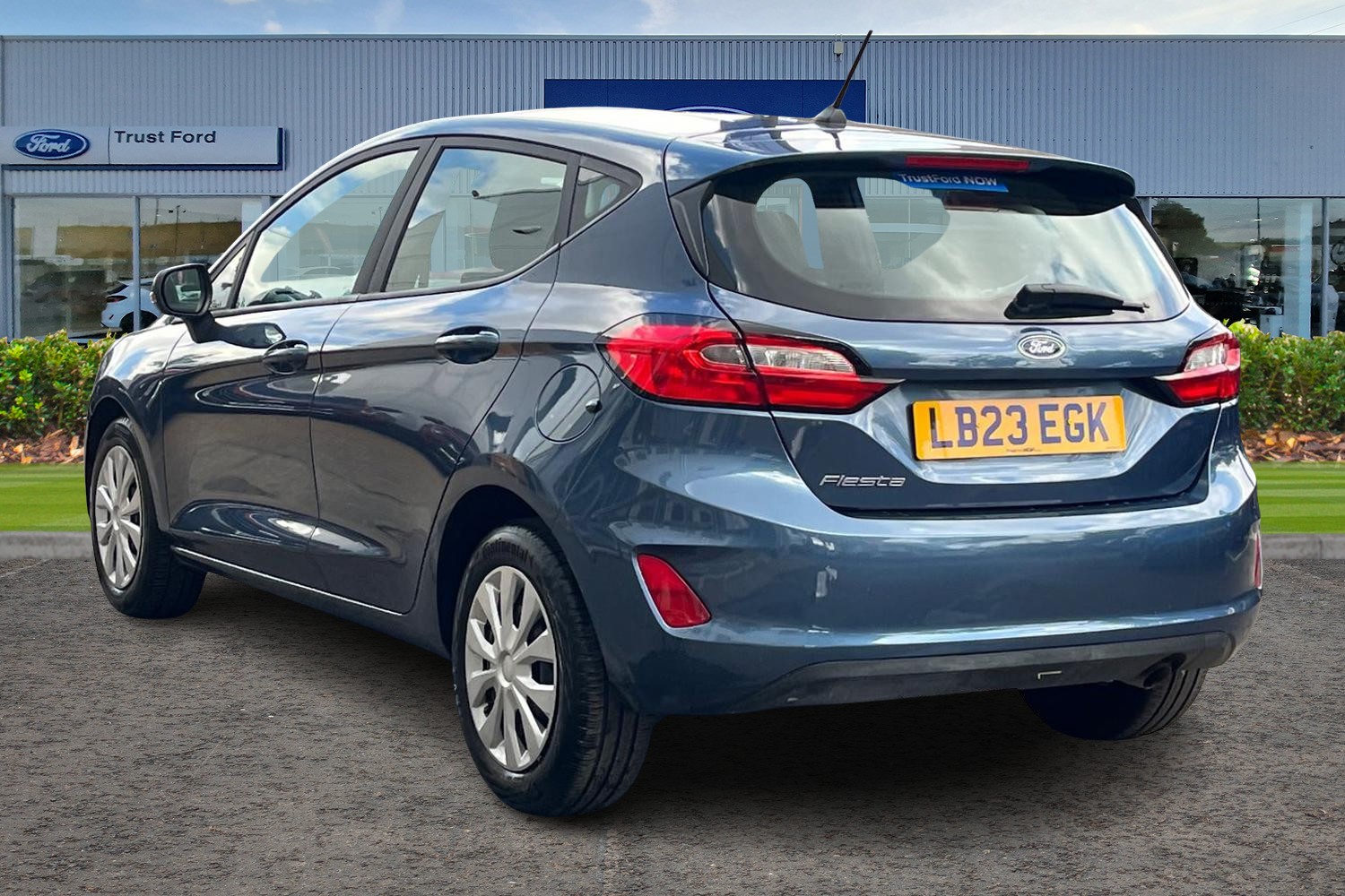 Ford FIESTA Photo 1