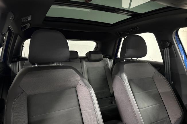 VOLKSWAGEN T-Roc Photo 28