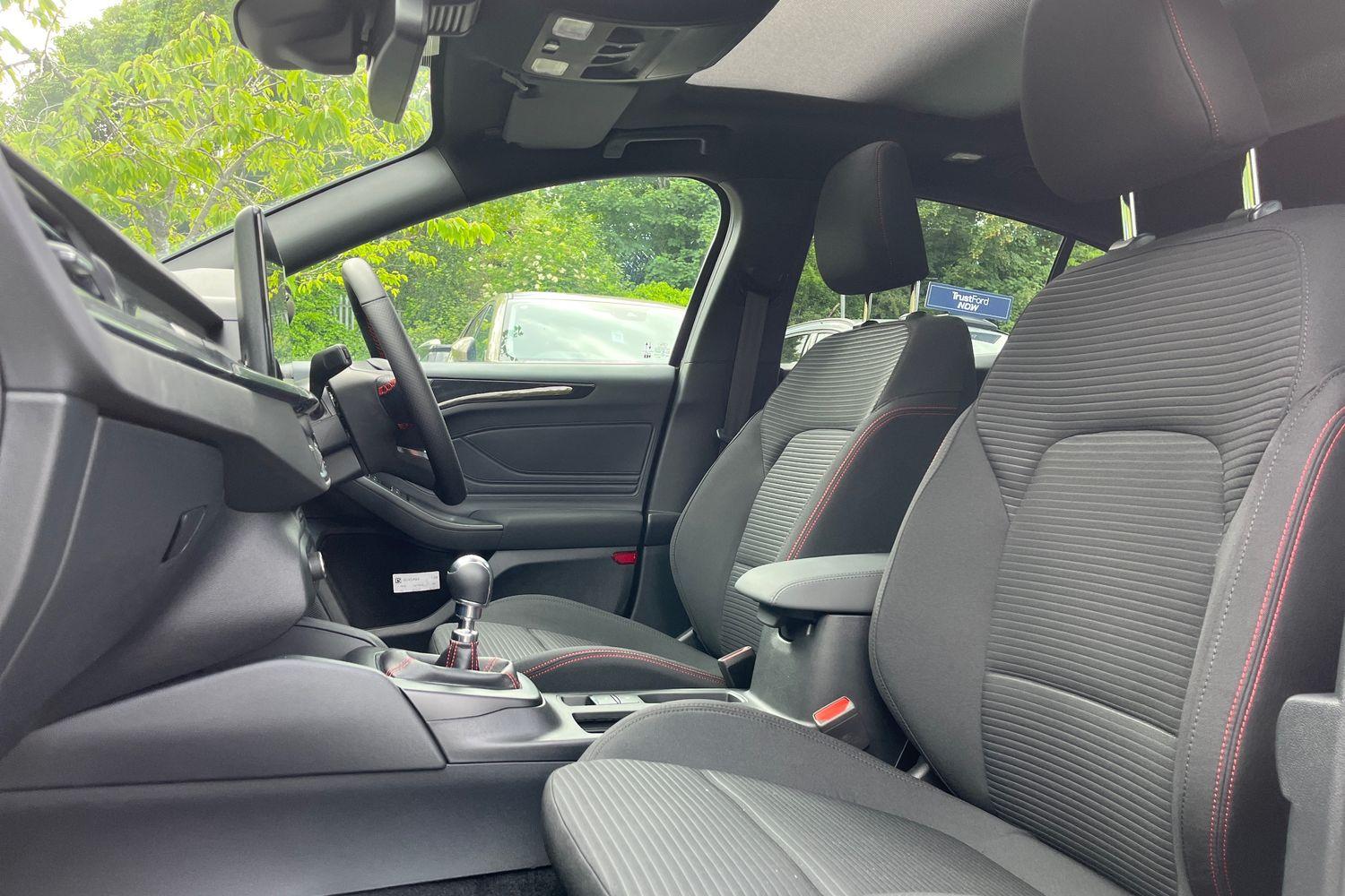 Ford Focus Photo 18