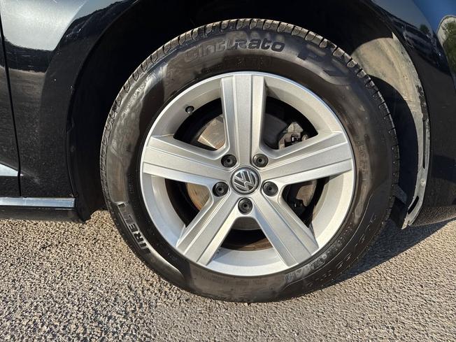 VOLKSWAGEN Golf Photo 5
