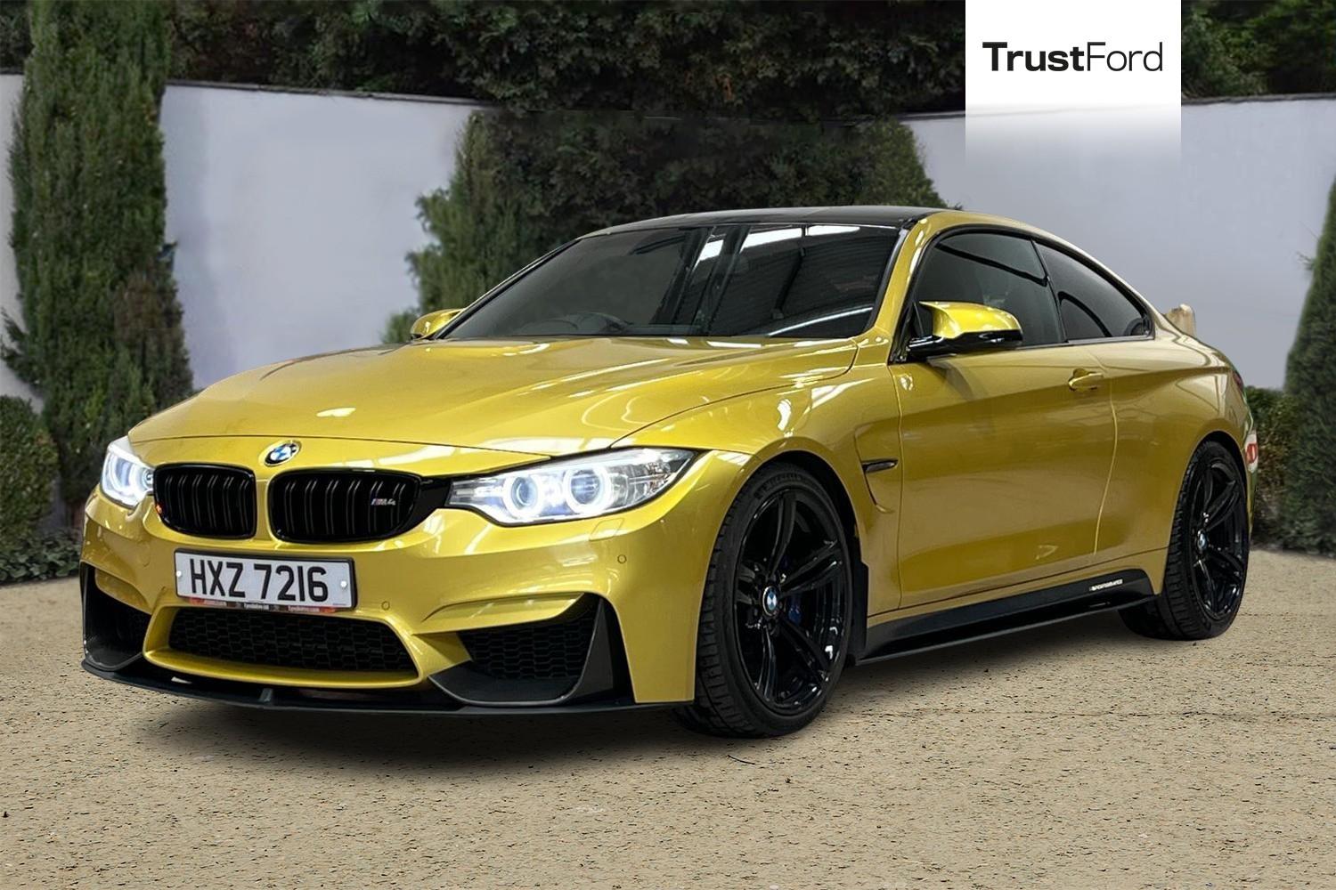 BMW M4 Photo 4
