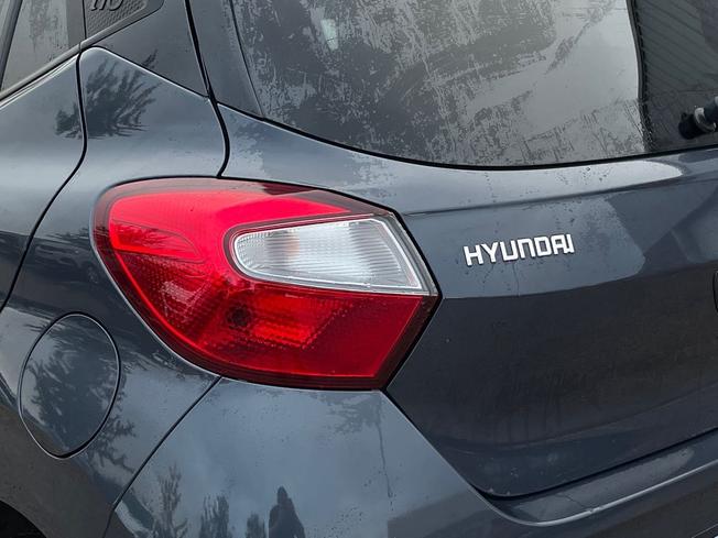 HYUNDAI i10 Photo 18