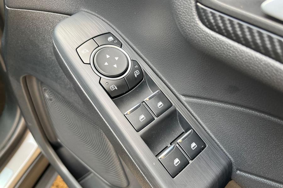Ford KUGA Photo autoimg-2e2983eaa185703aa23827dc6f0269565b19268e.jpg