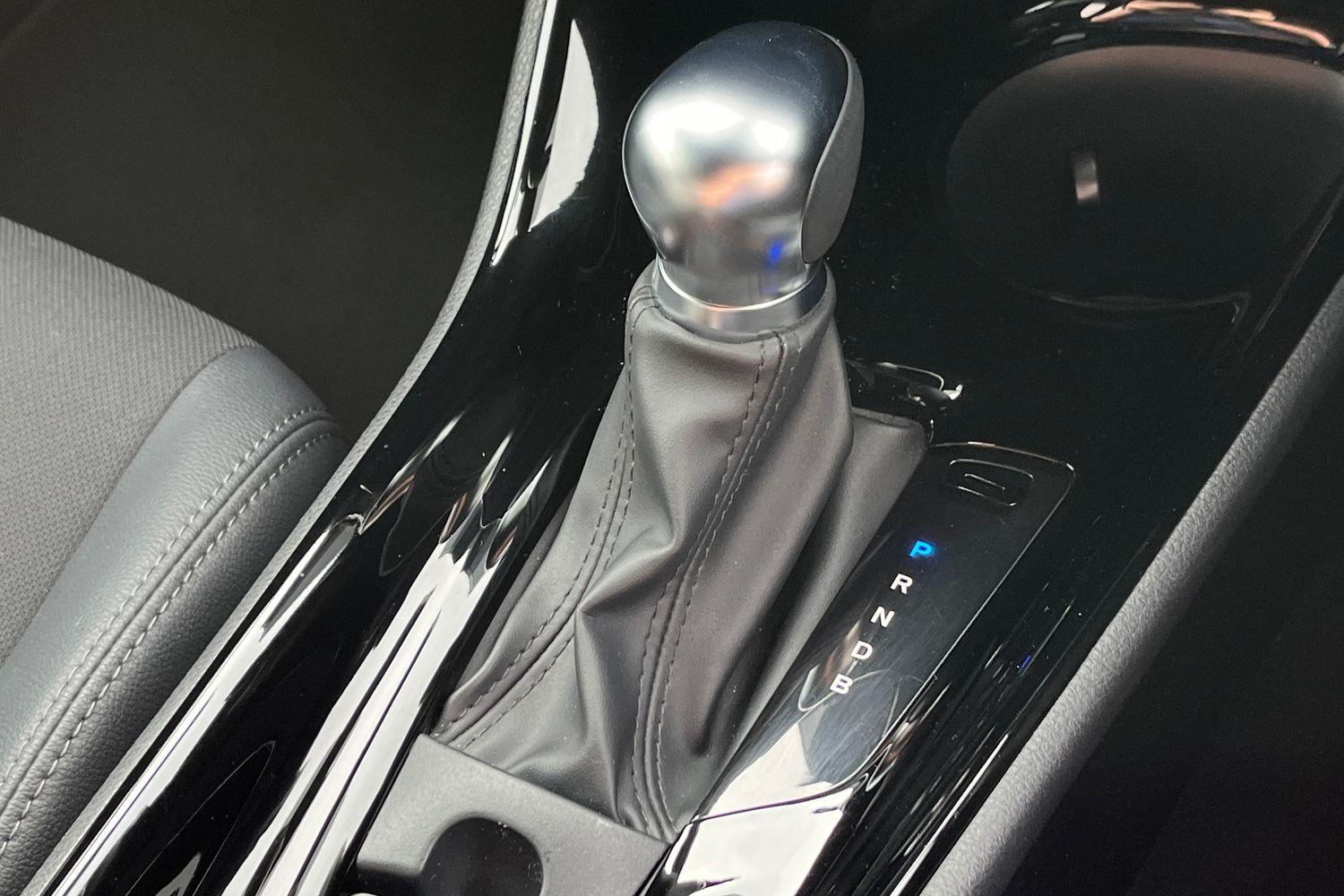 Toyota C-HR Photo 32