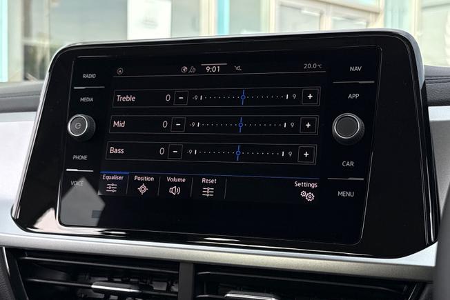 VOLKSWAGEN T-Roc Photo 36