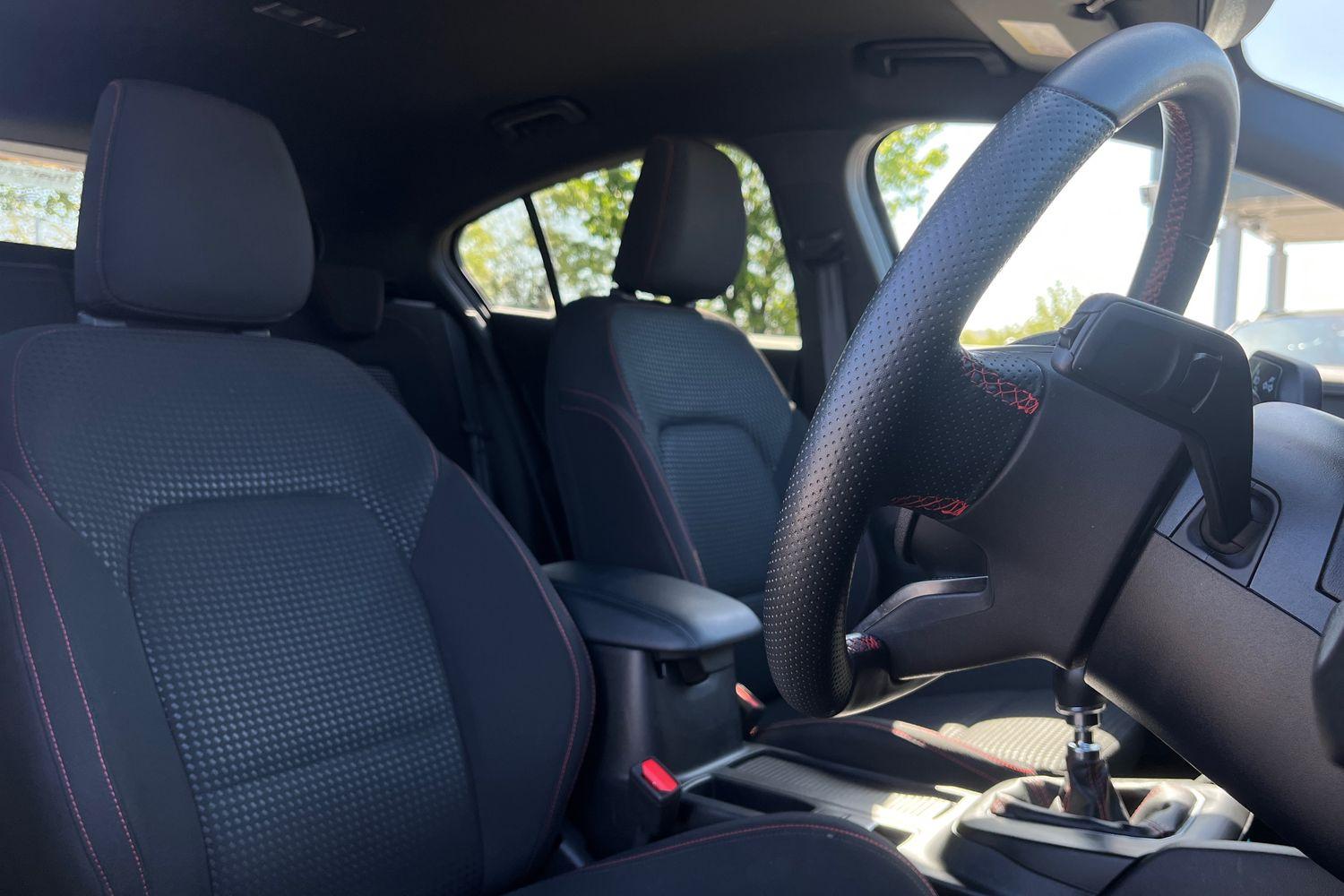 Ford FOCUS Photo 16