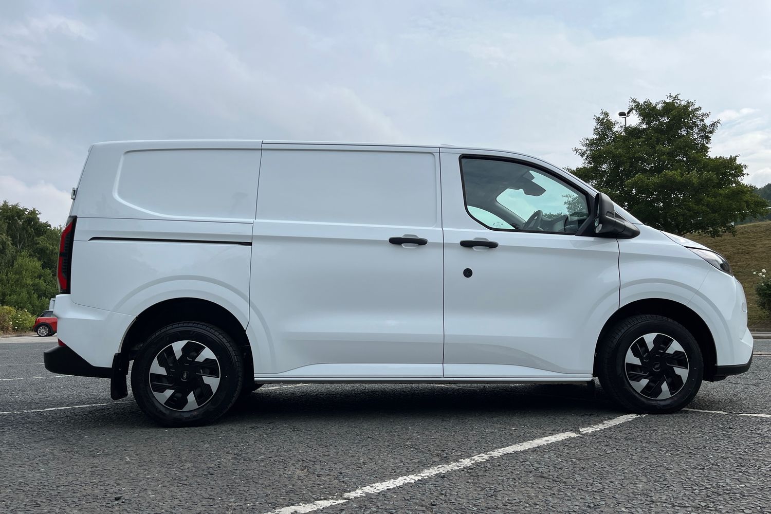 Ford E-TRANSIT CUSTOM Photo 37