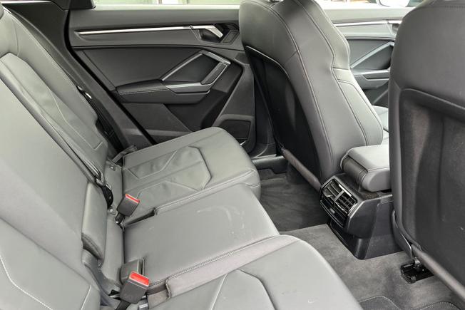 AUDI Q3 Photo 39