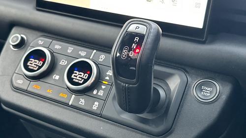 Land Rover Defender Photo autoimg-2e36ef62697751f561a22758b9588c9bd9320b68.jpg
