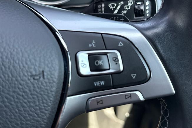 VOLKSWAGEN Touareg Photo 17