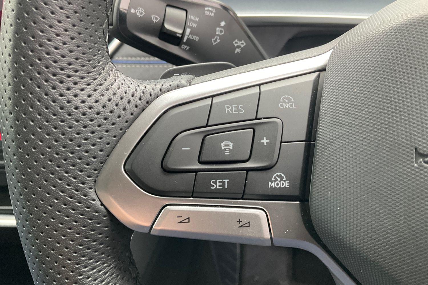 Volkswagen TAYRON Photo 34