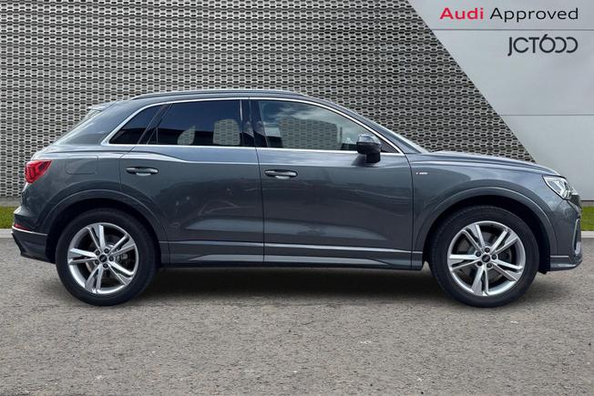 AUDI Q3 Photo 4