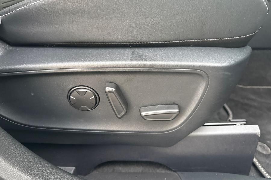 Ford Kuga Photo autoimg-2e4f8bd9cb388773aa5f5e85ec1cc4b5b233ef1e.jpg