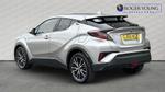 Toyota C-HR Photo 1