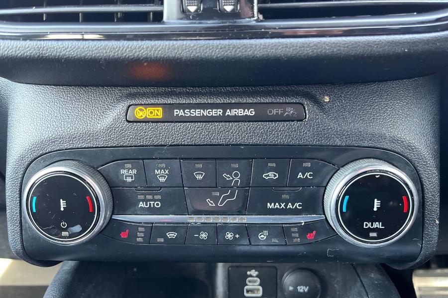Ford KUGA Photo autoimg-2e5638ee0279ea6a5463ec913e2ff994ee0ae1d3.jpg