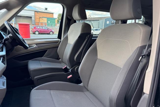 VOLKSWAGEN Multivan Photo 21