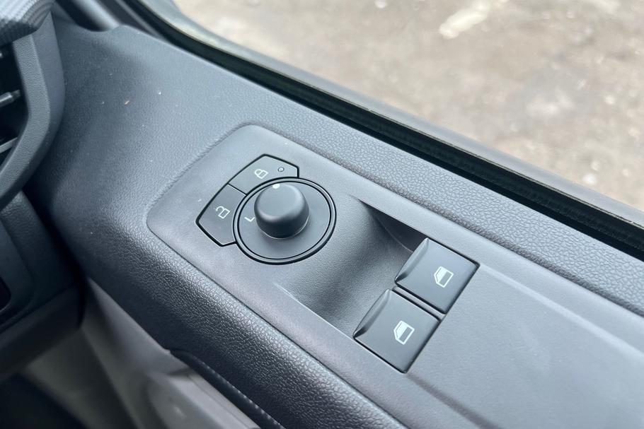 Used Ford E-TRANSIT CUSTOM MJ75WKO 32