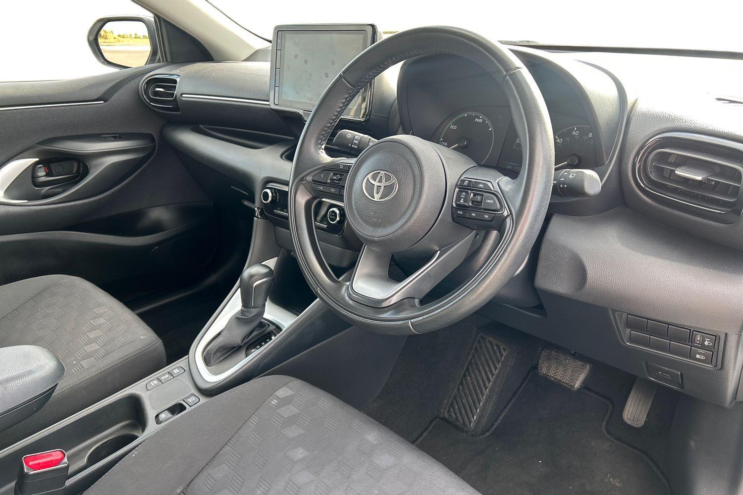 Toyota YARIS Photo 8