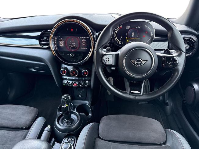 MINI Hatch Photo 11