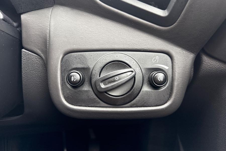 Ford KUGA VIGNALE Photo autoimg-2e67735e85aa76e9c88c54dcc51a9f70cd5a27c0.jpg