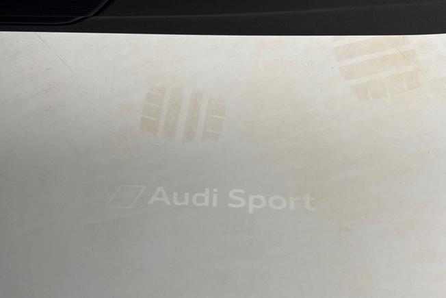 AUDI Rsq8 Photo 33