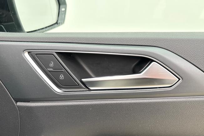 VOLKSWAGEN Polo Photo 26