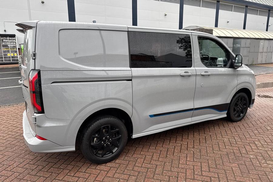 Ford TRANSIT CUSTOM Photo autoimg-2e6baab55e5a4b4f2a7a3b35225671a3e10bb6ba.jpg