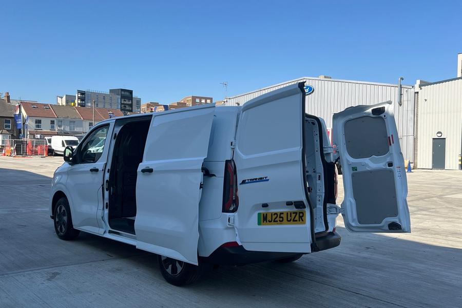 Ford E-Transit Custom Photo autoimg-2e6c33b77b6b0df314247cfae9b10c54efe061ba.jpg