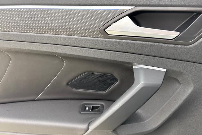 VOLKSWAGEN Tiguan Photo 25
