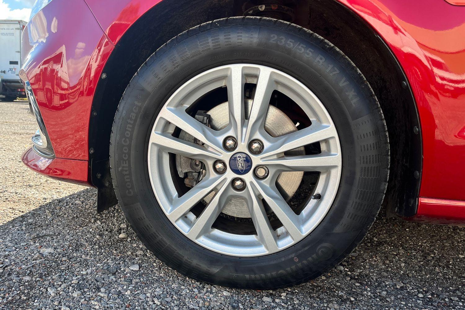 Ford S-MAX Photo 39