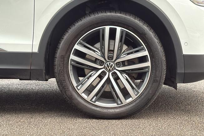 VOLKSWAGEN Tiguan Photo 5