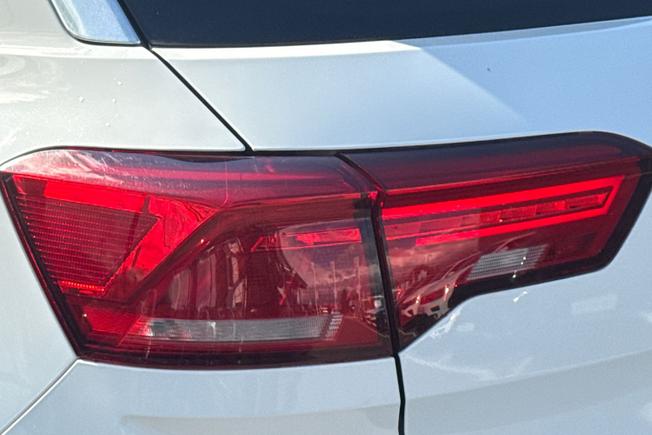 Volkswagen T-Roc Photo 18