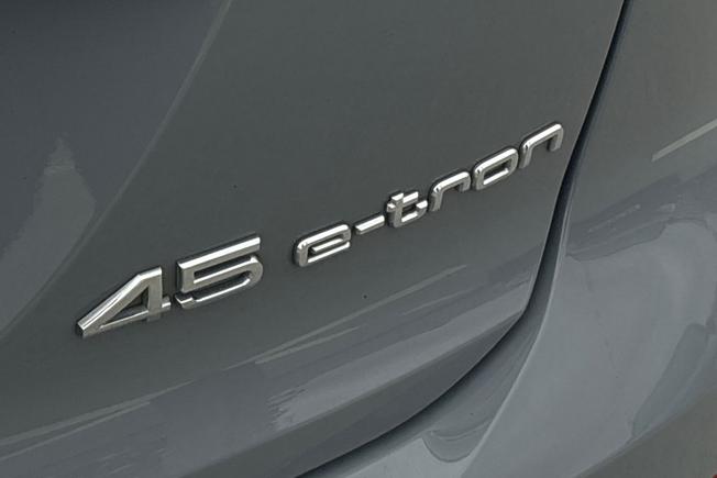 AUDI Q4 E-Tron Photo 21