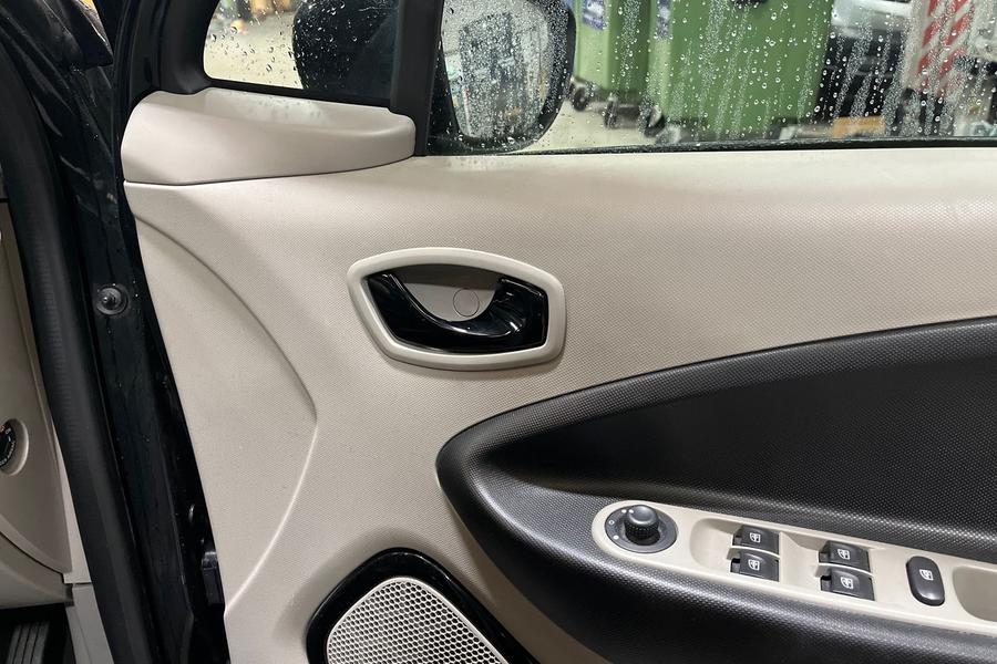 Renault ZOE Photo autoimg-2e7feef1cff1fb02e486d65b6e20b5d3bc81a47e.jpg