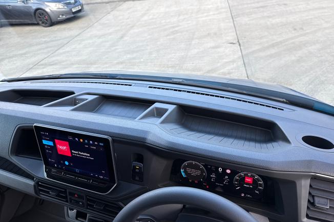 VOLKSWAGEN Crafter Photo 28