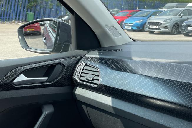 VOLKSWAGEN T-Cross Photo 44