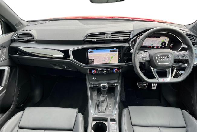 AUDI Q3 Photo 10