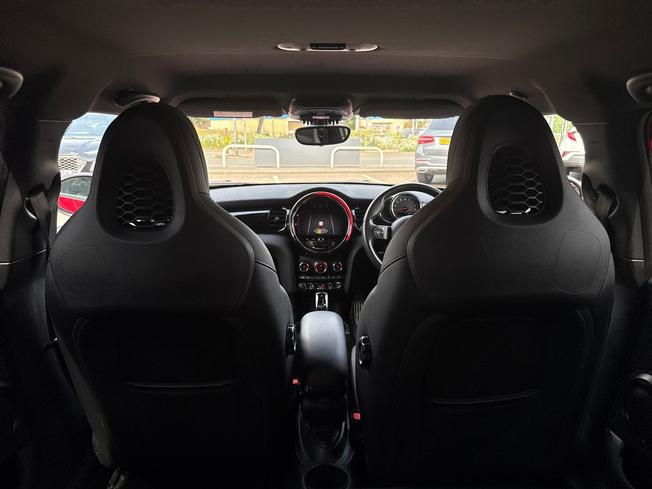 MINI Hatch Photo 49