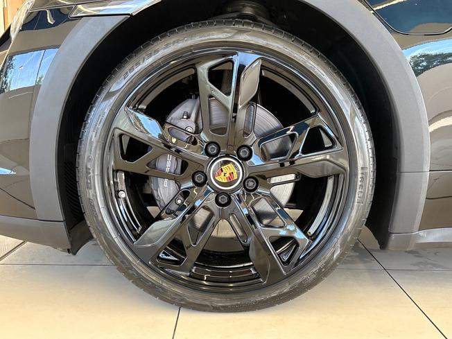 PORSCHE Taycan Photo 25