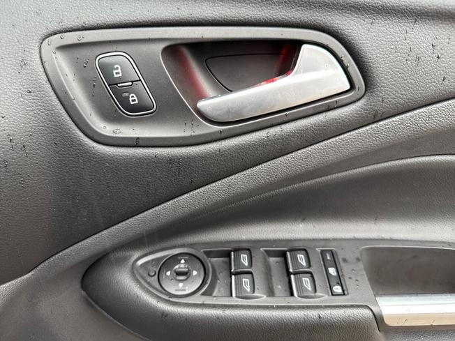 FORD Kuga Photo 30