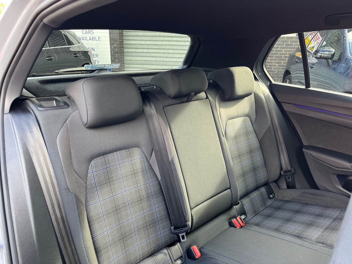 Volkswagen Golf Photo 30