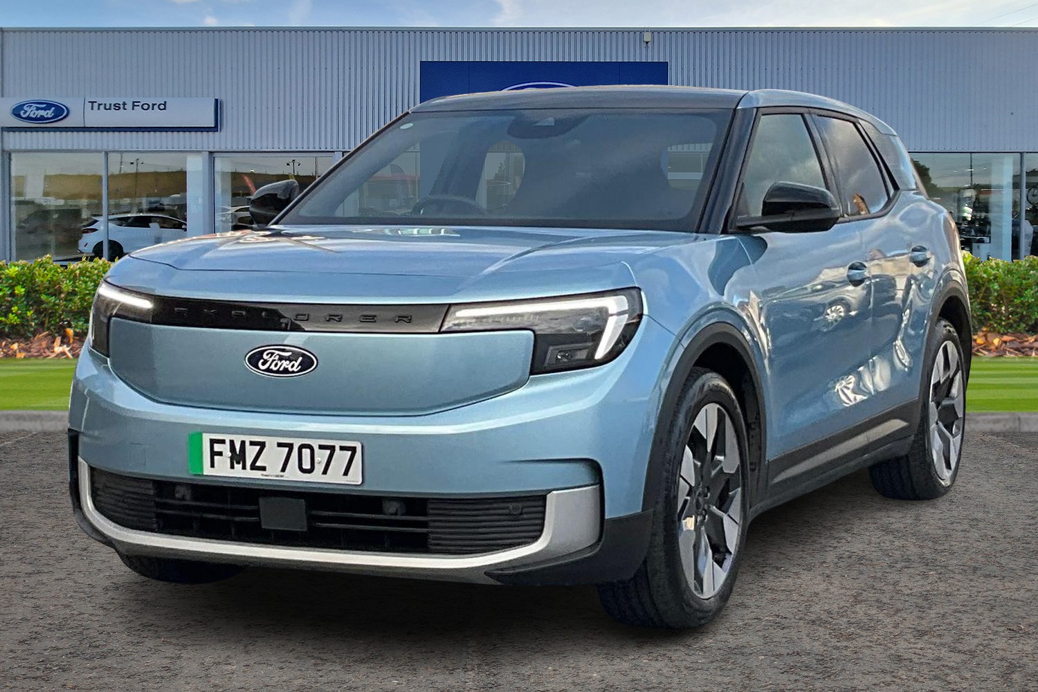 Ford Explorer Photo 4