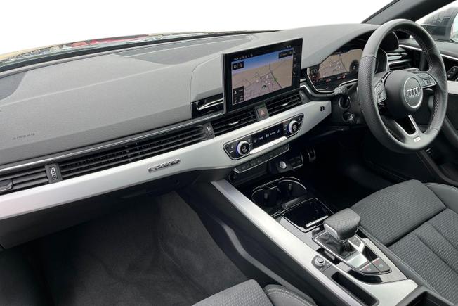 AUDI A4 Avant Photo 2