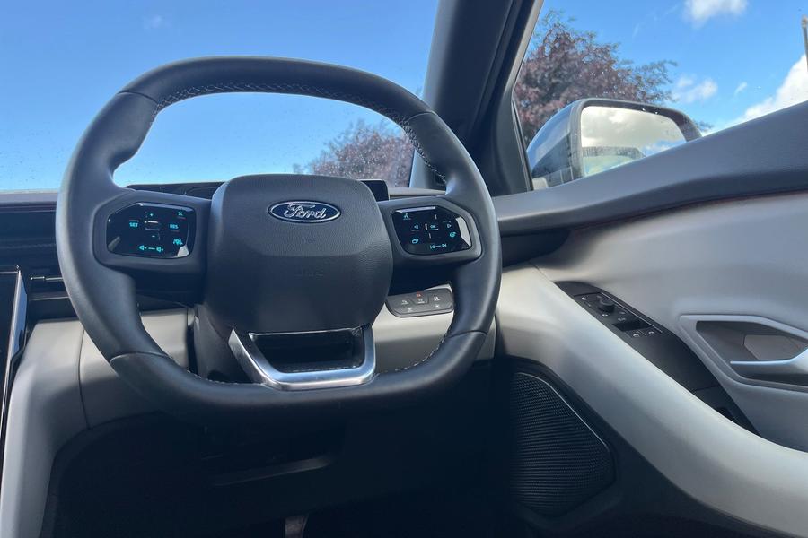 Ford Explorer Photo autoimg-2e9f8b500737b49f3b18c98b72f6e5a6ed174ce3.jpg