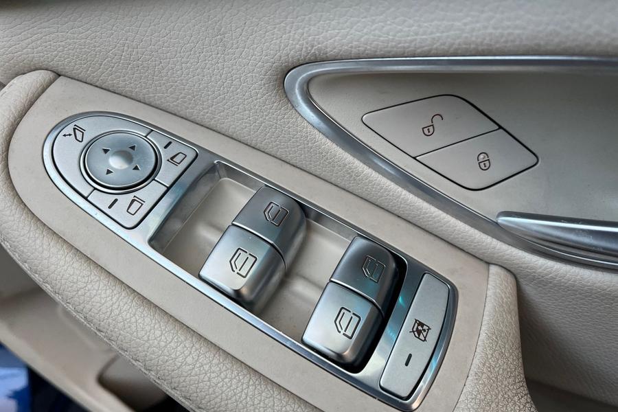 Mercedes-Benz C CLASS Photo autoimg-2ea3dc6ee49dc6c5e1bb196fc77d614a202fe160.jpg