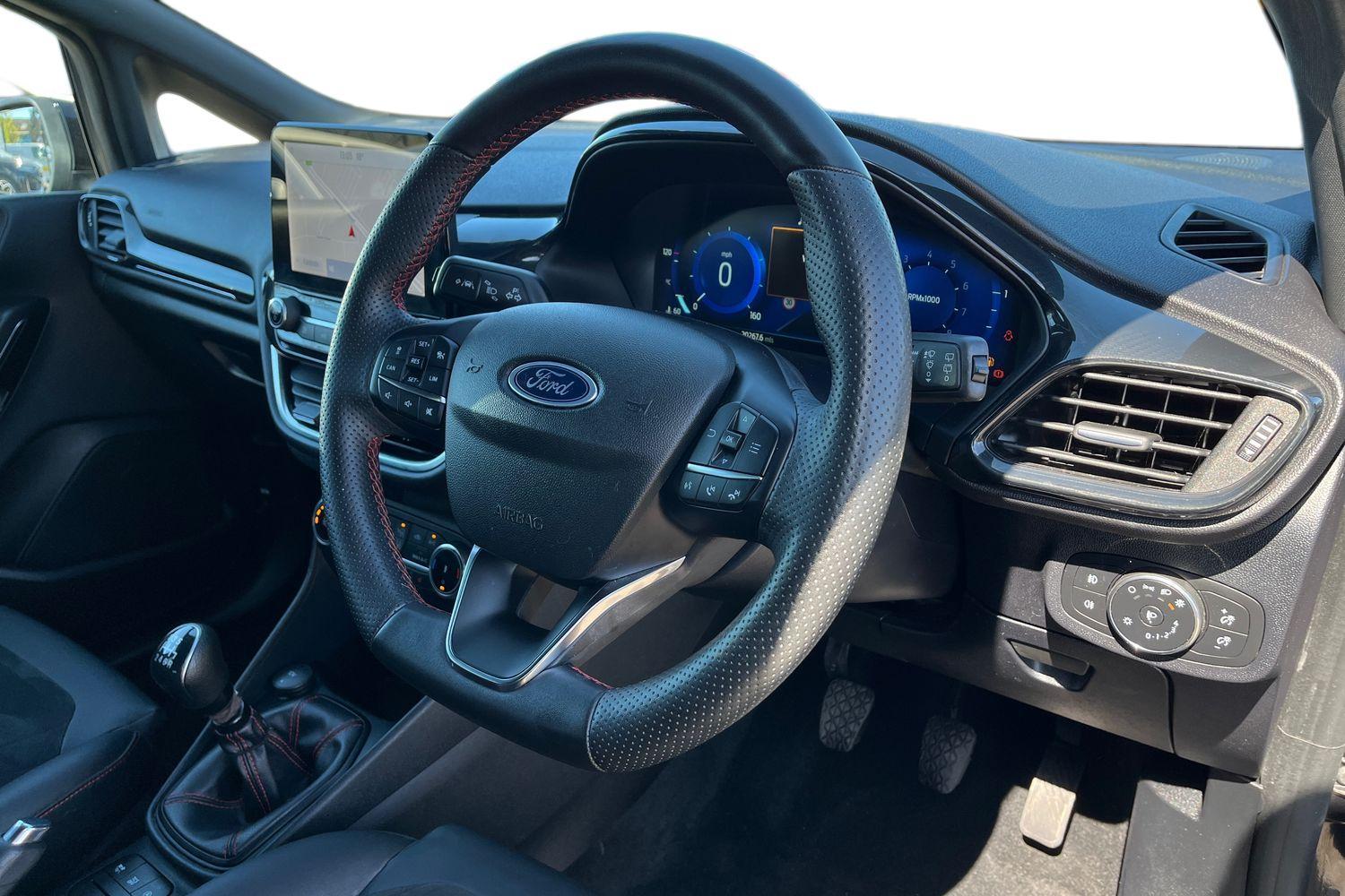 Ford Fiesta Photo 8