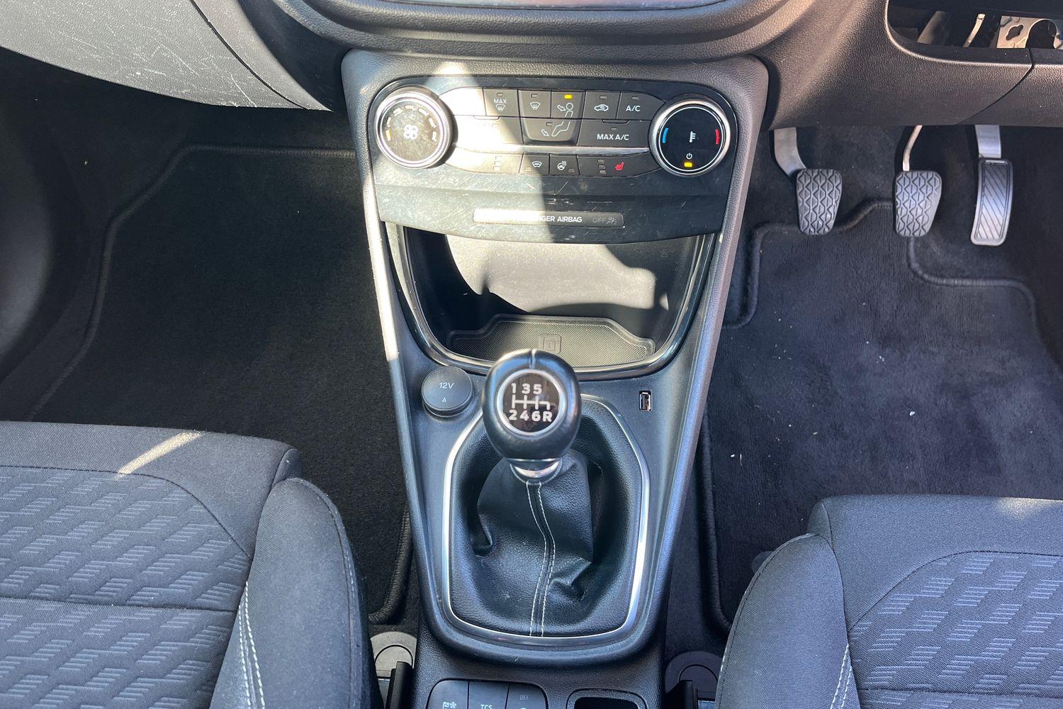 Ford Puma Photo 31