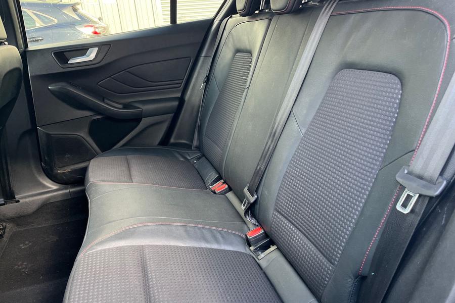 Ford FOCUS Photo autoimg-2eaece38c57bd3ebf33b319be314068881433bdb.jpg
